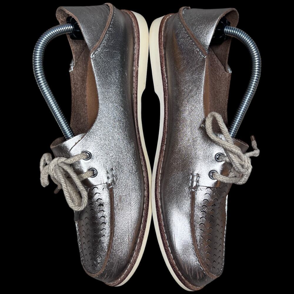 OLUKAI Moku Perf Women's Sz 7 Leather Slip On Loafer Boat Shoes Silver Metallic - Picture 12 of 16